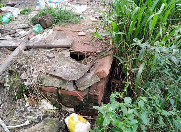 Policiais do 3º Grupamento de Polícia Ambiental confirmam denúncia de descarte irregular de esgoto em Taquara