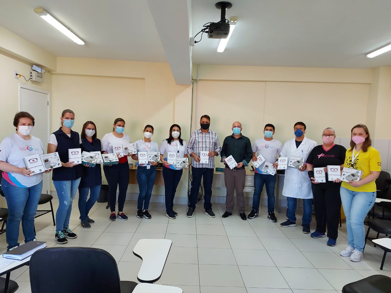 Equipes de ESF de Rolante recebem 14 aparelhos portáteis para detecção de batimentos fetais