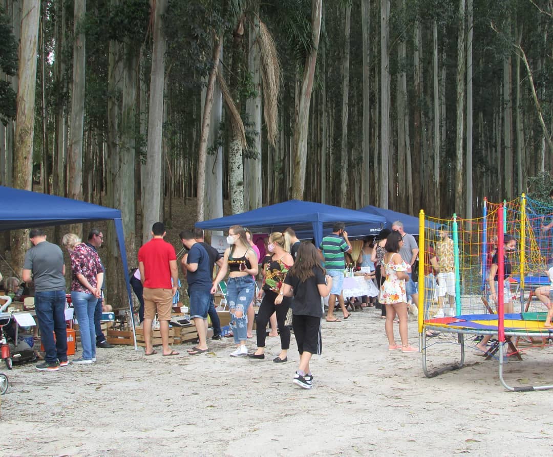 Feirinhas promovidas pela comunidade de Três Coroas movimentam a economia local