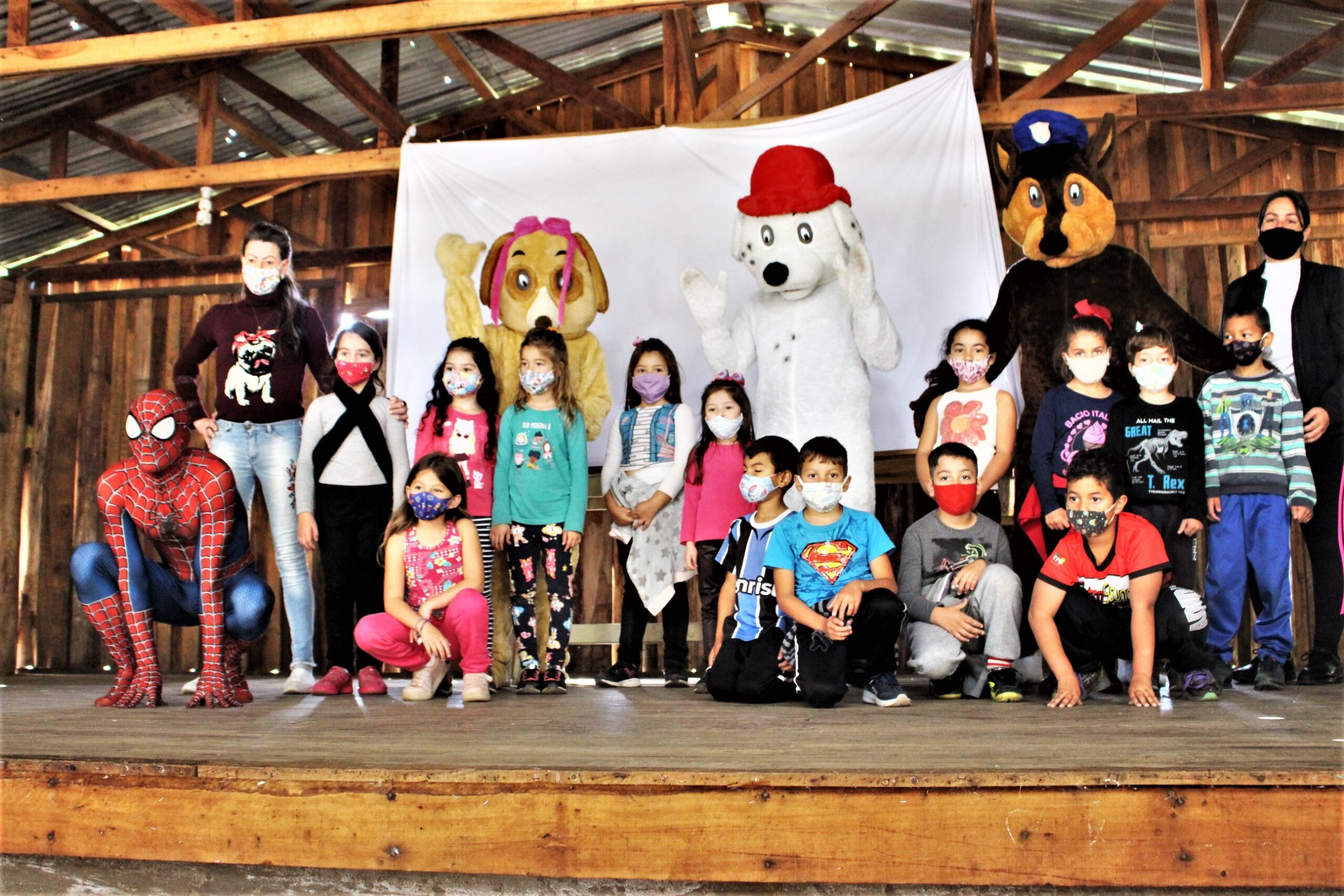 Secretaria de Educação de Parobé realiza festa antecipada do Dia das Crianças