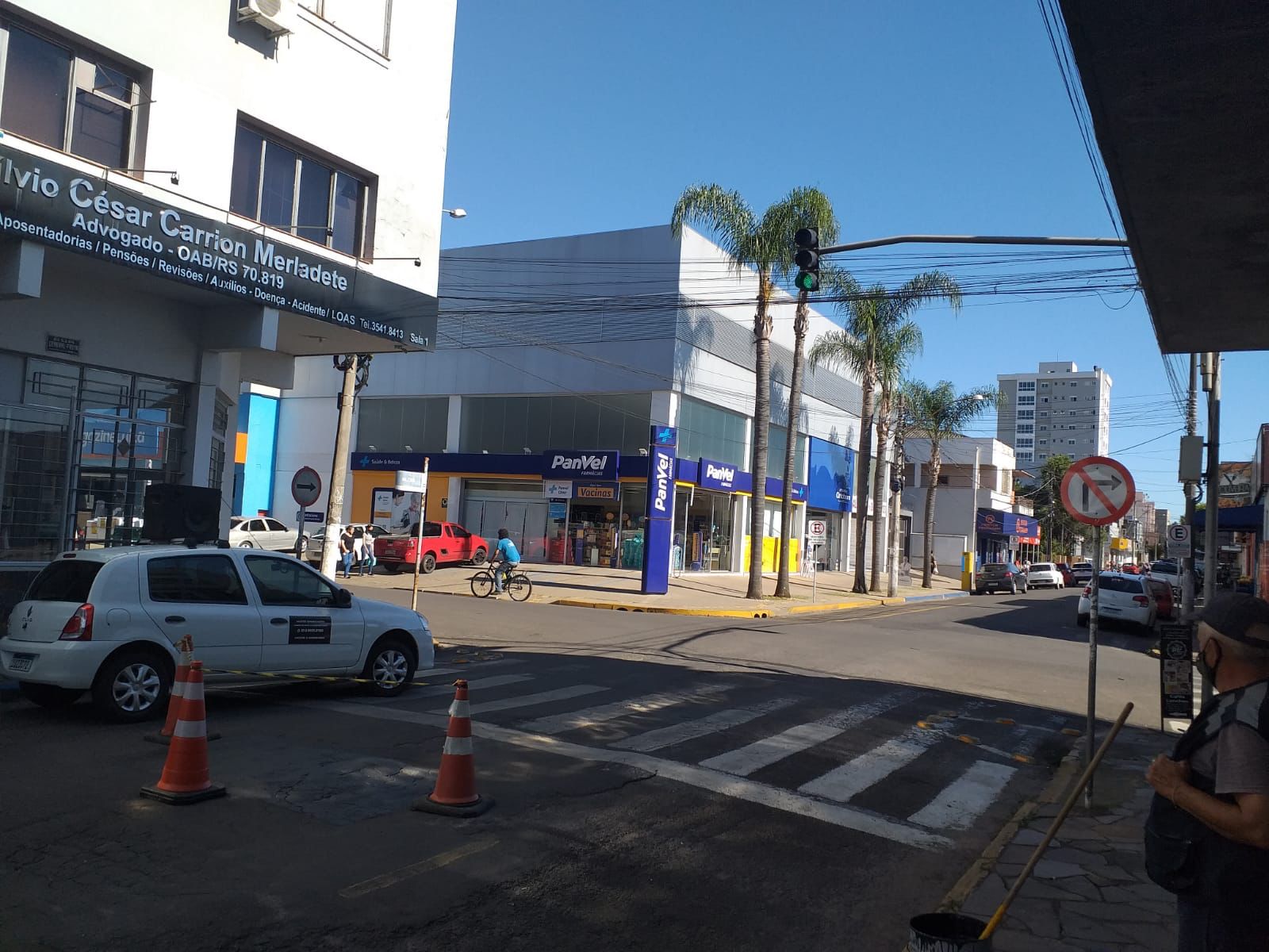 Retomado o semáforo entre as ruas General Frota e Guilherme Lahm em Taquara 
