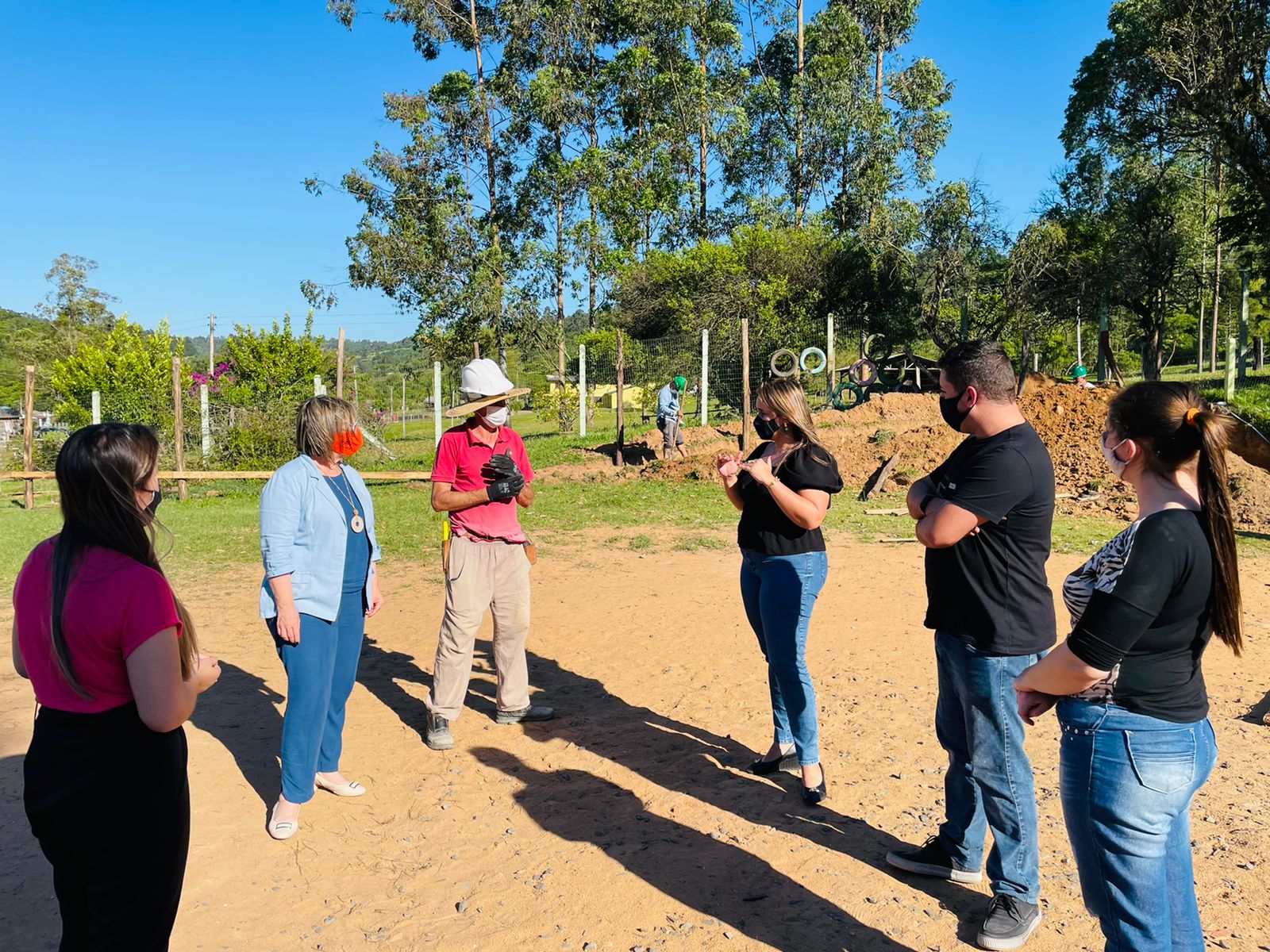 Prefeitura informa início das obras de construção do ginásio esportivo da Escola Zeferino
