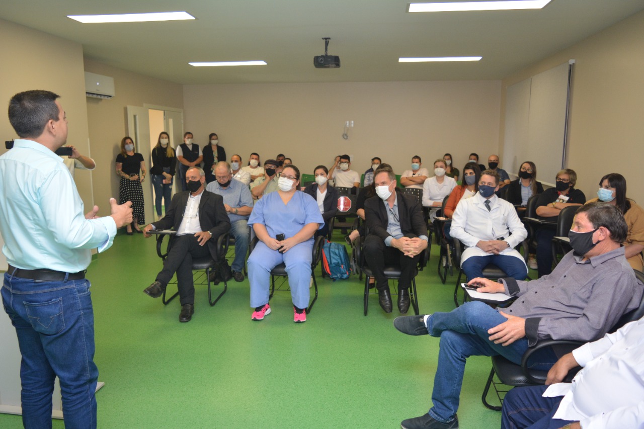 Colaboradores do hospital de Parobé recebem homenagem da Câmara de Vereadores