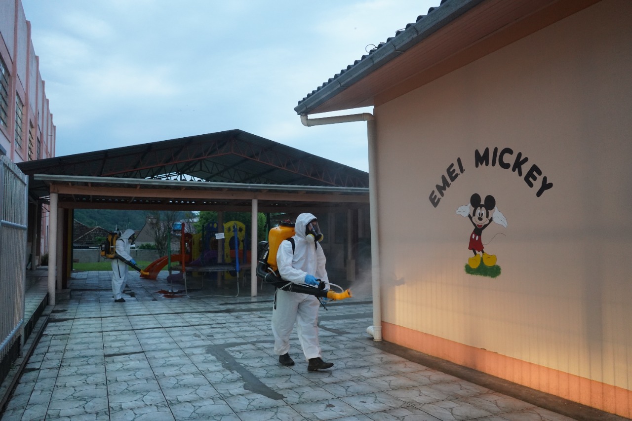 Riozinho adota ações de higienização em escolas devido a surto de mão-pé-boca