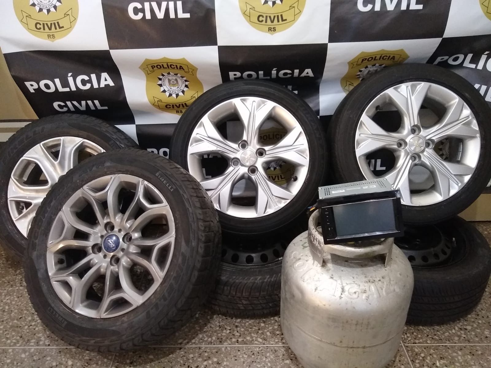 Polícia Civil elucida série de furtos em veículos em Três Coroas