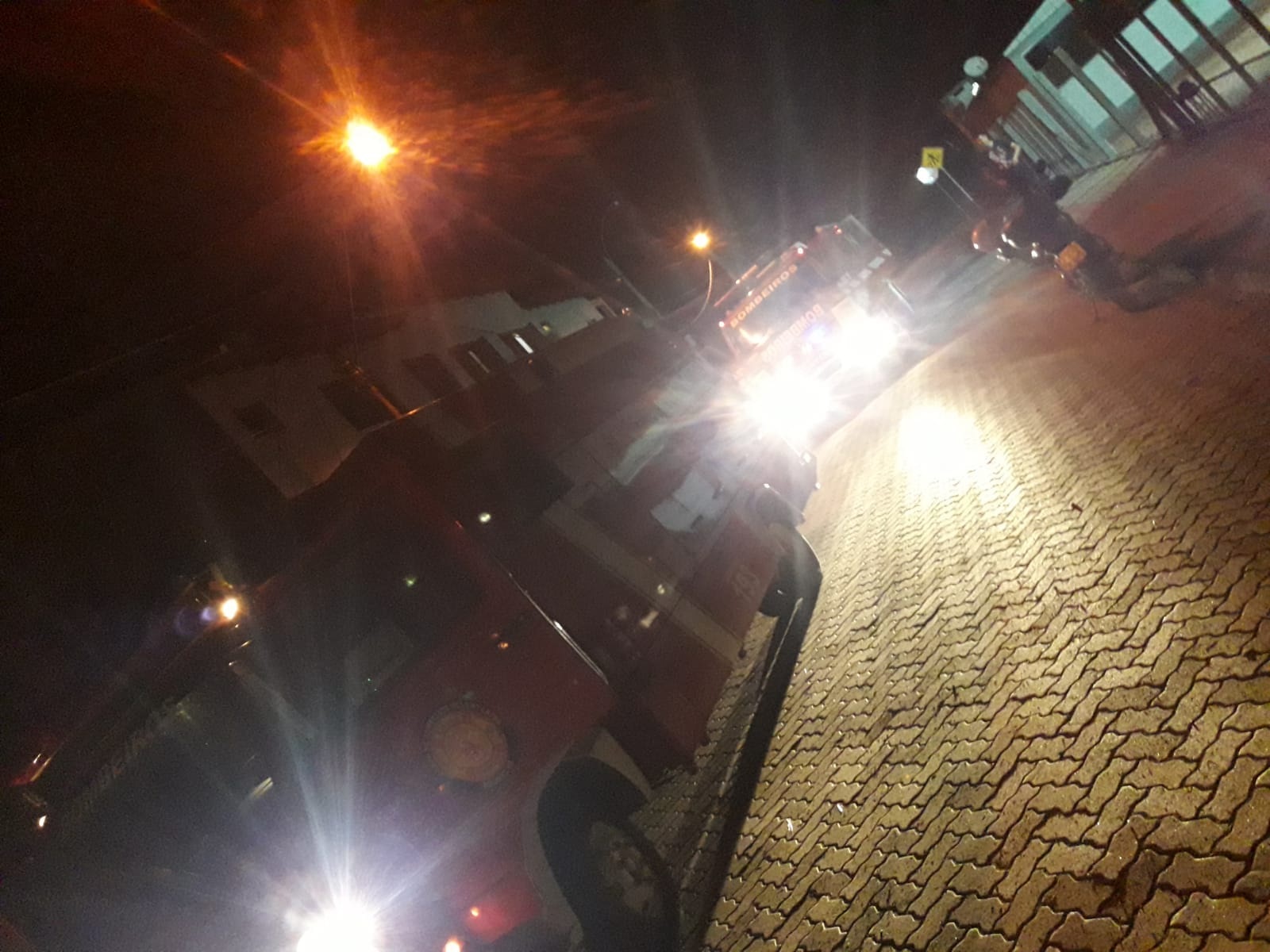 Bombeiros Voluntários de Riozinho combatem princípio de incêndio em fábrica de calçados do município