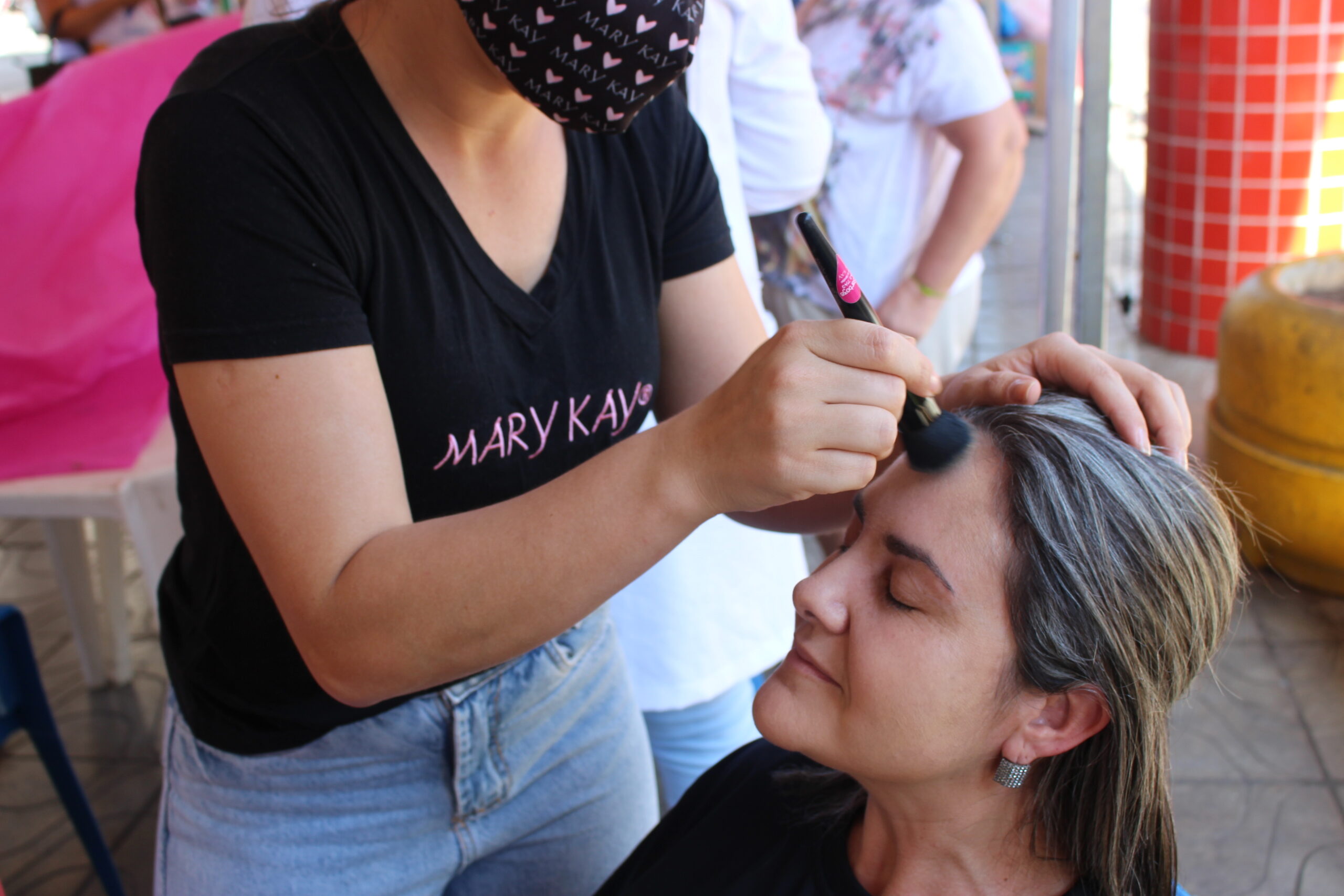 Campanha do Outubro Rosa em Parobé é encerrada com evento no centro da cidade