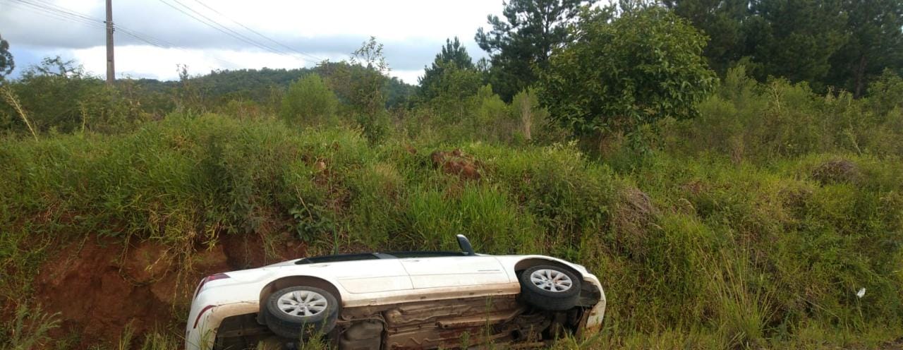 Três pessoas são detidas após roubo de veículo em Parobé