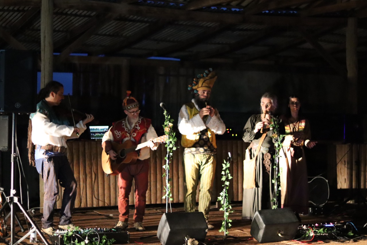 Apresentação musical leva a Feira Literária de Taquara à localidade do Quilombo
