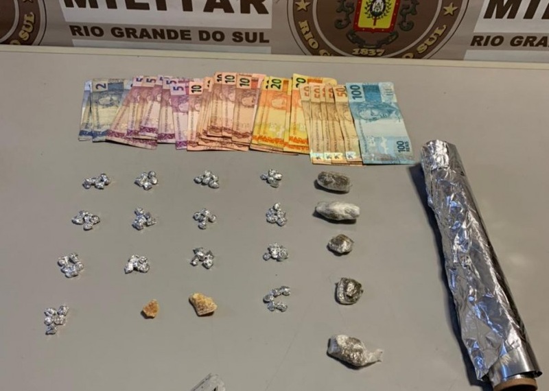 Mulher é detida por tráfico de drogas em Taquara