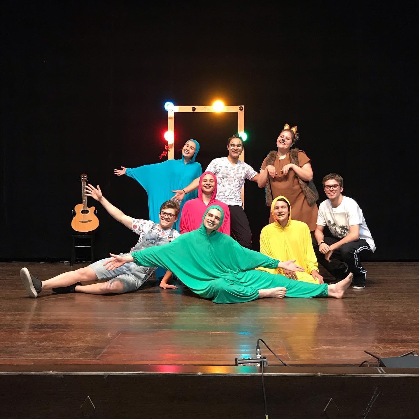 Palco Aberto do Natal Mágico de Taquara terá apresentações da banda Voz de Alerta e Companhia ÓMaria do Teatro