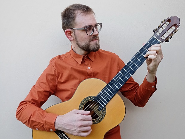 Adriano Flesch é a atração do Palco Aberto desta sexta-feira (10) em Taquara