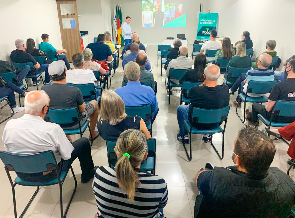 Associados do Sicoob MaxiCrédito elegem 400 representantes do quadro social