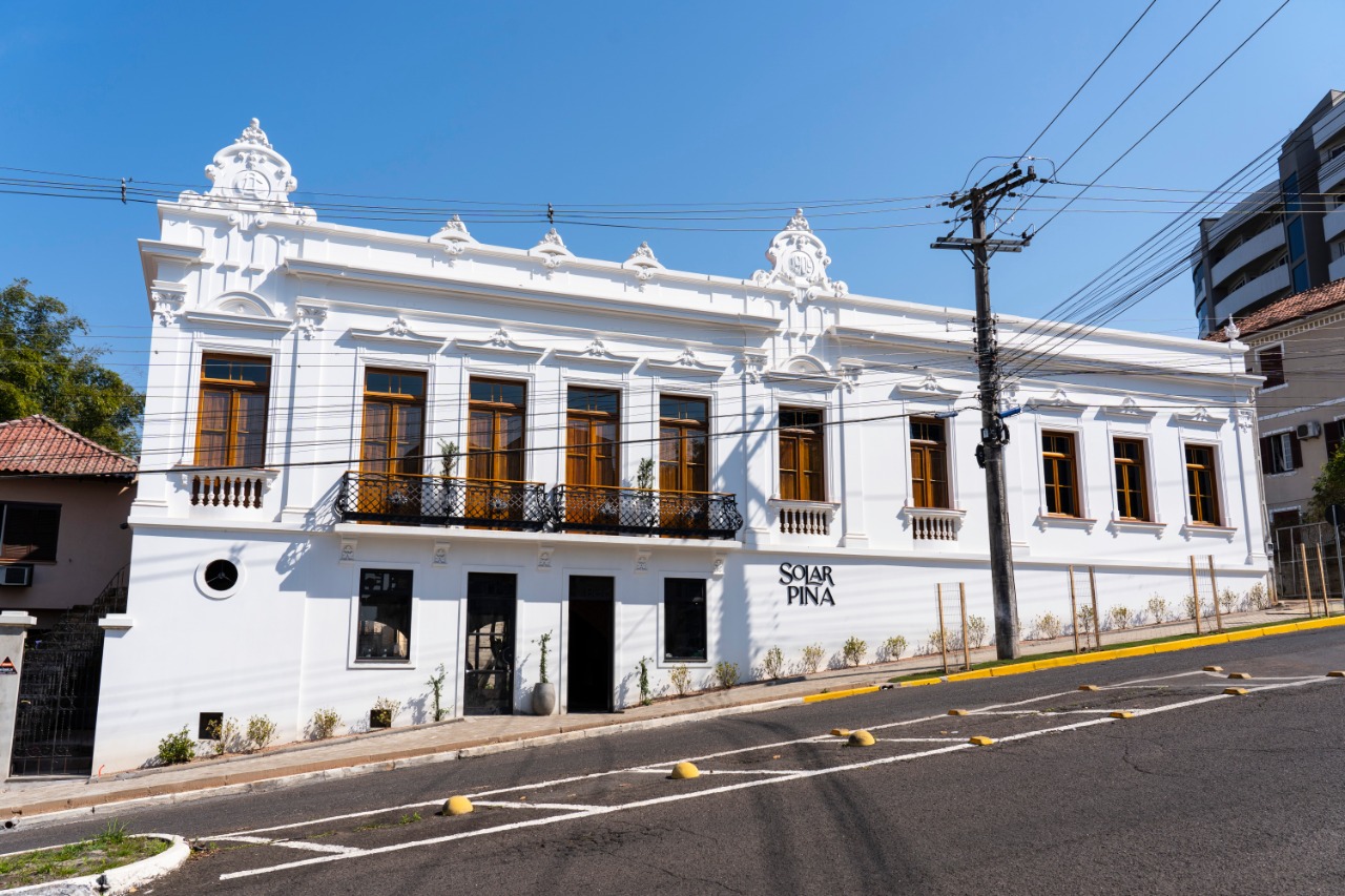 Músicos se apresentam das janelas do Solar Pina nesta quinta-feira (16)