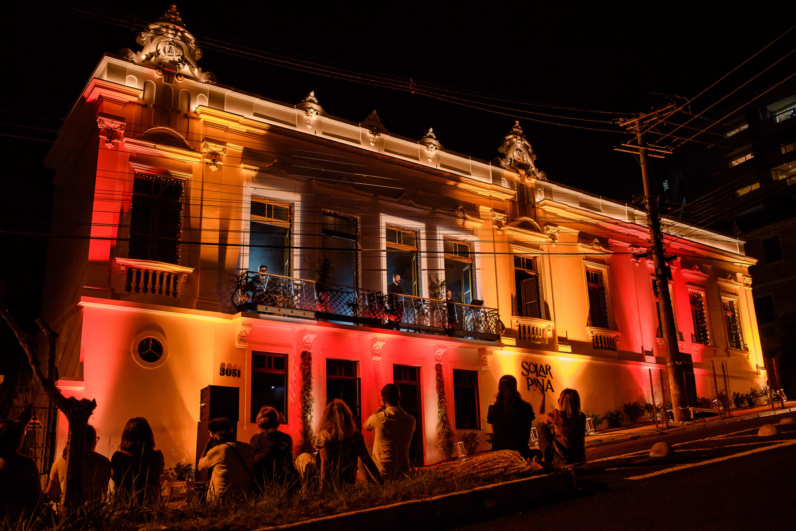 Músicas líricas e populares encantam moradores no Natal Mágico de Taquara