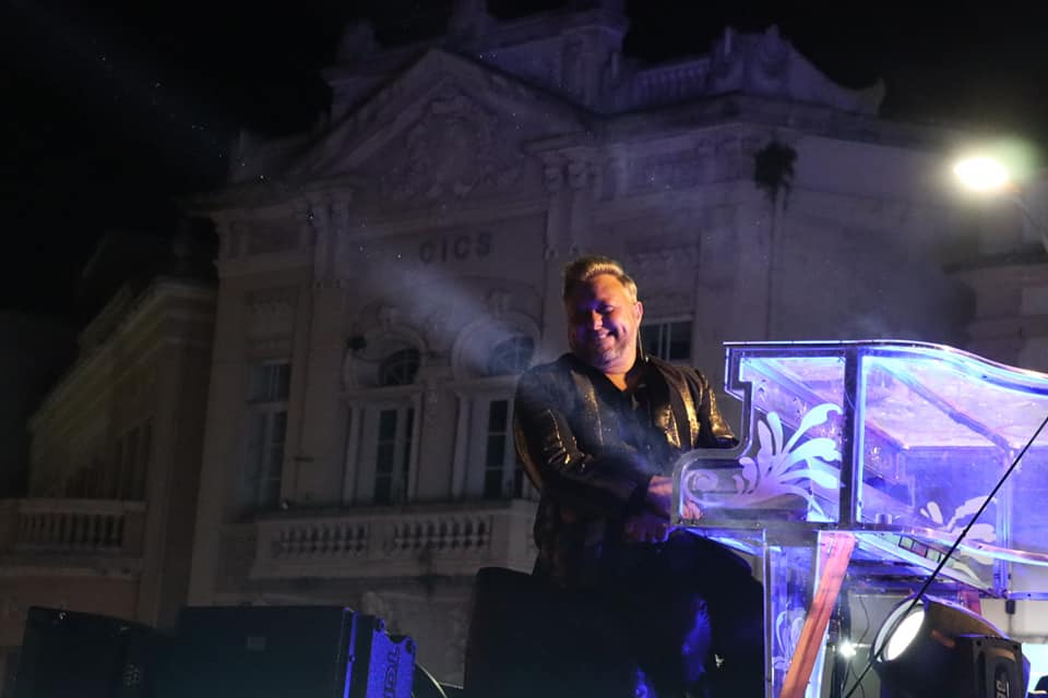 Carreata de Natal percorrerá ruas de Taquara no sábado (11) ao som do pianista Rodrigo Soltton