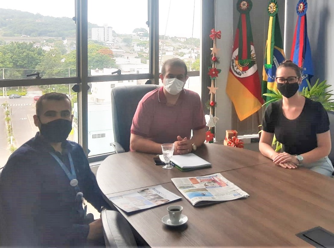 Prefeito em exercício de Parobé recebe visita de representantes do Senac Taquara