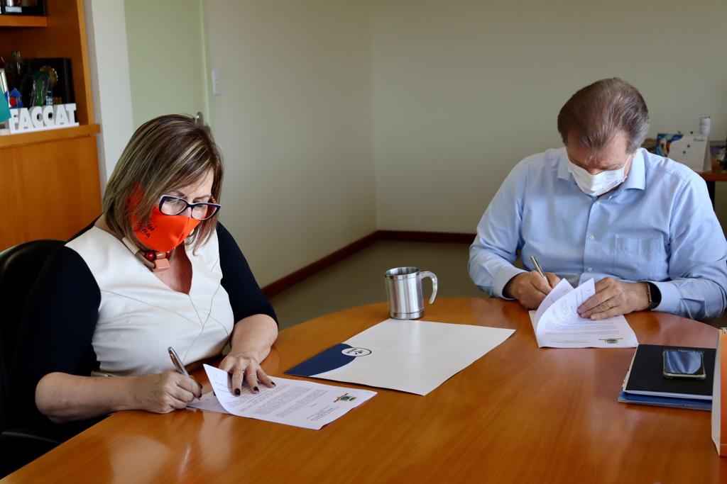 Prefeitura de Taquara e Faccat oficializam convênio para a instalação da incubadora tecnológica do município