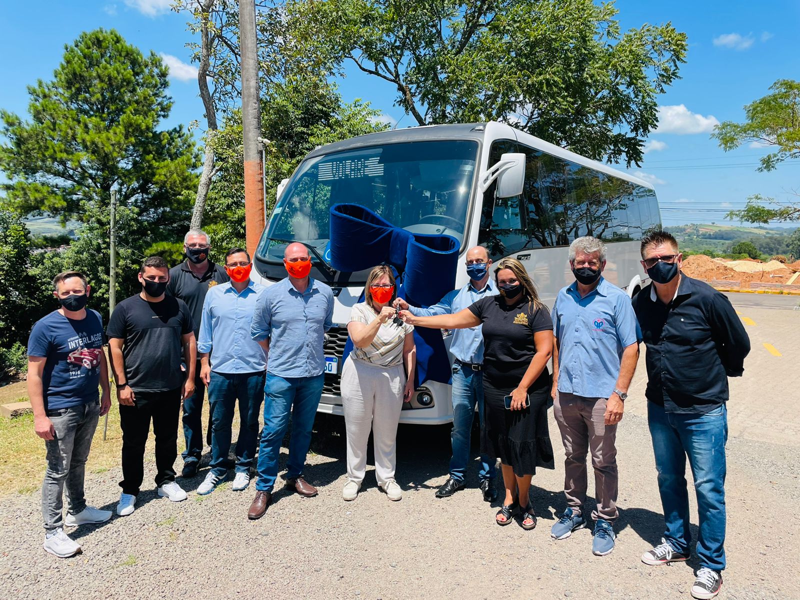 Prefeitura de Taquara adquire micro-ônibus para viagens de estudos de alunos