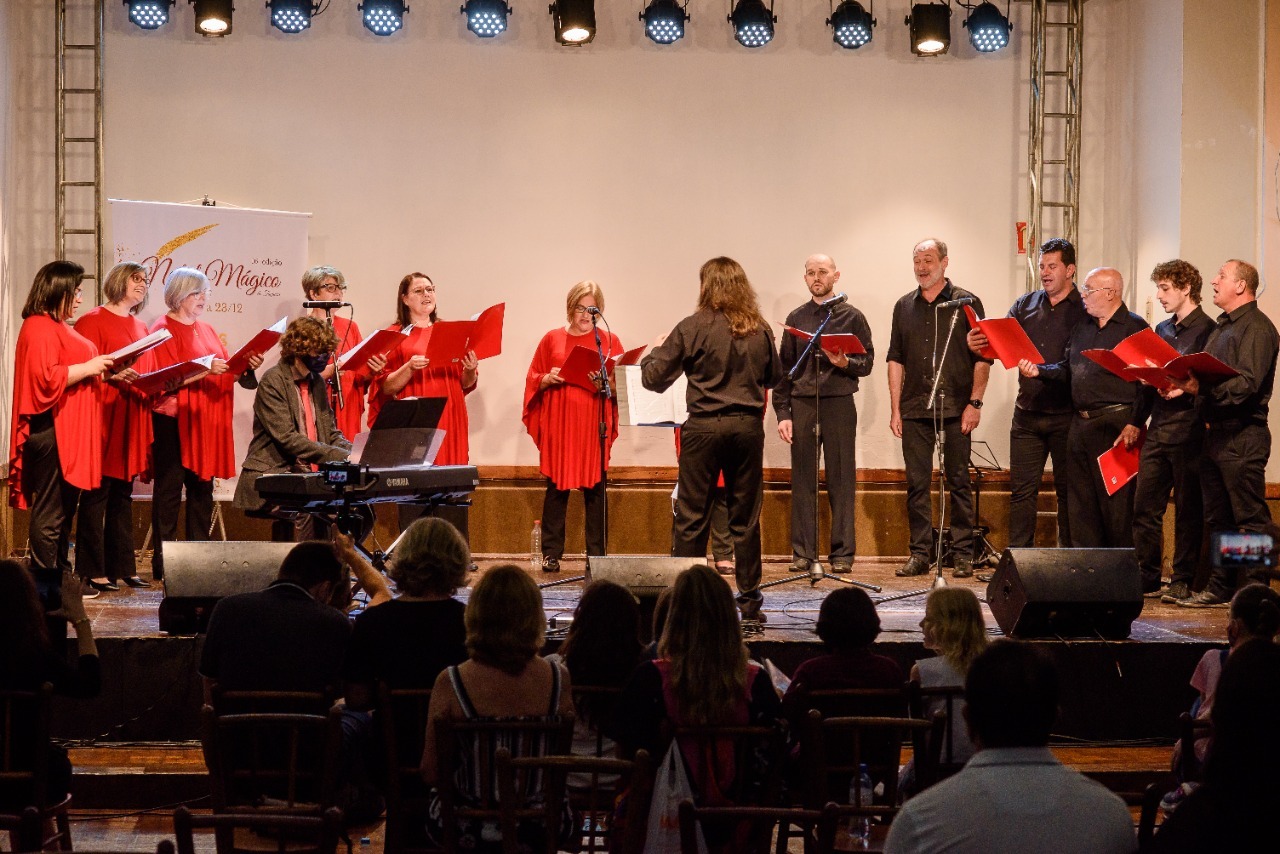 Coro Municipal de Taquara se apresenta no Encontro Natalino de Portão