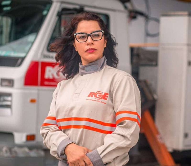 Moradora de Taquara troca administração e pedagogia para realizar sonho de ser eletricista