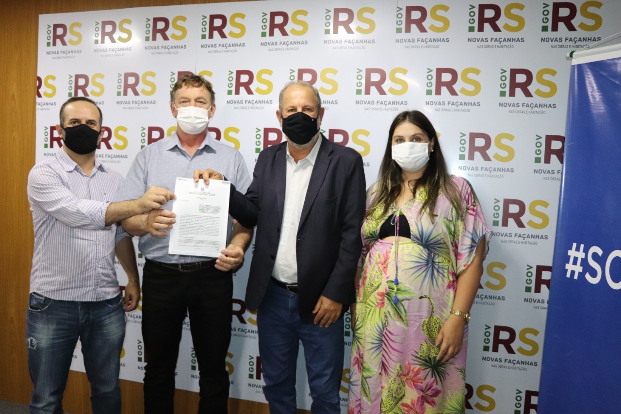 Riozinho firma convênio para recuperação de estradas vicinais