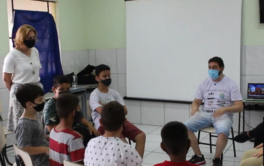 Projeto Pipas oferece reforço escolar nas férias para mais de 300 crianças em Parobé