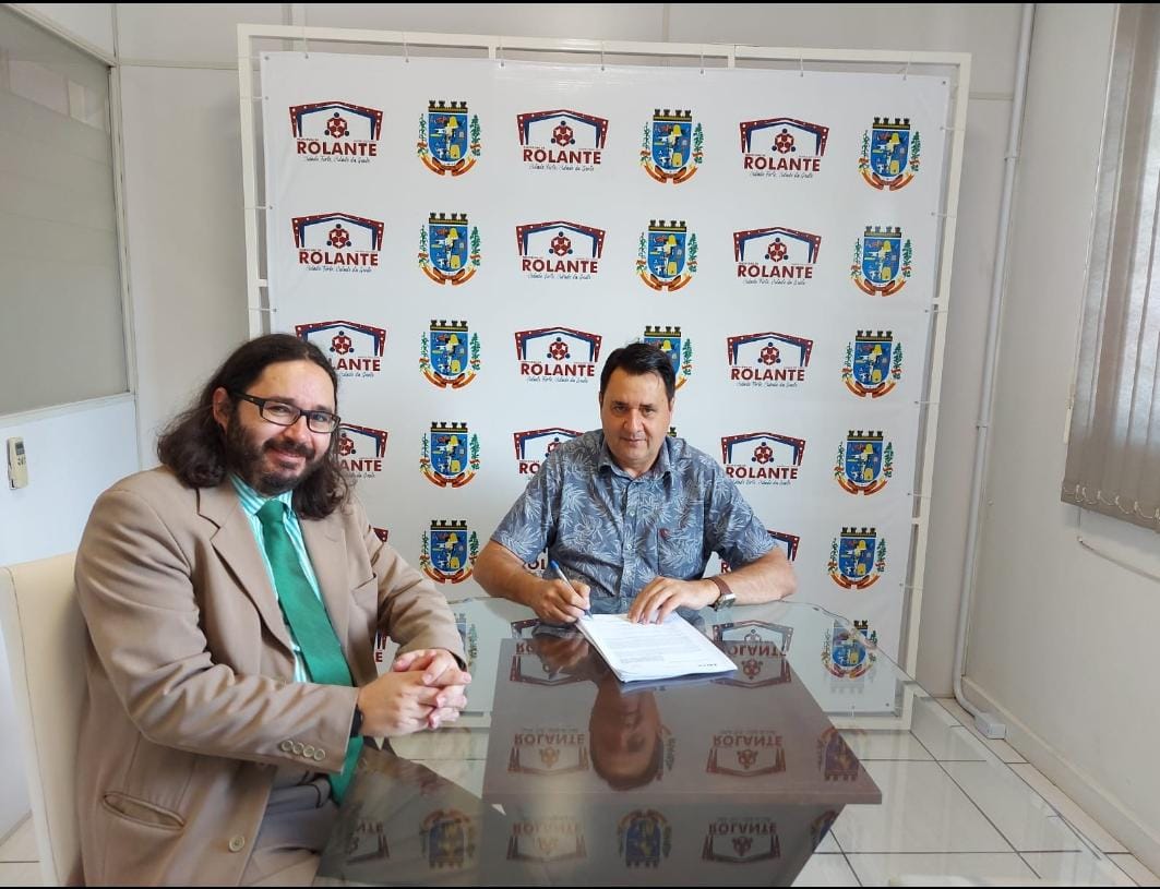 Rippel assina contrato de R$ 960 mil com a Caixa para pavimentação asfáltica no Morro da Figueira