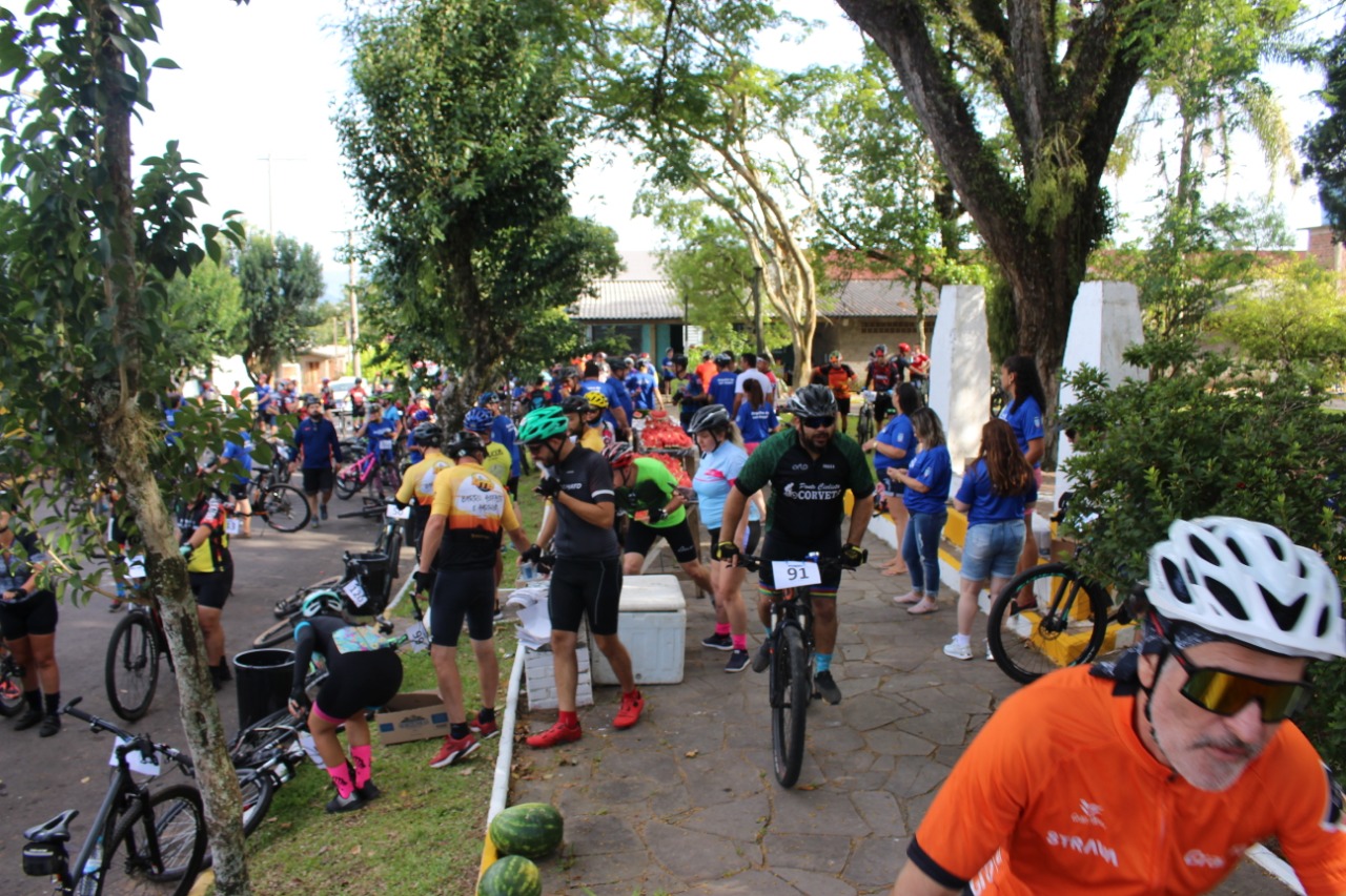 Mais de 500 ciclistas participam da 1ª Rota de Cicloturismo de Parobé