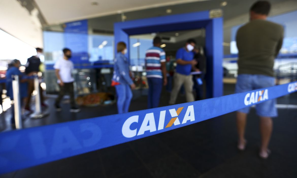 Começa o pagamento do PIS para trabalhadores da iniciativa privada