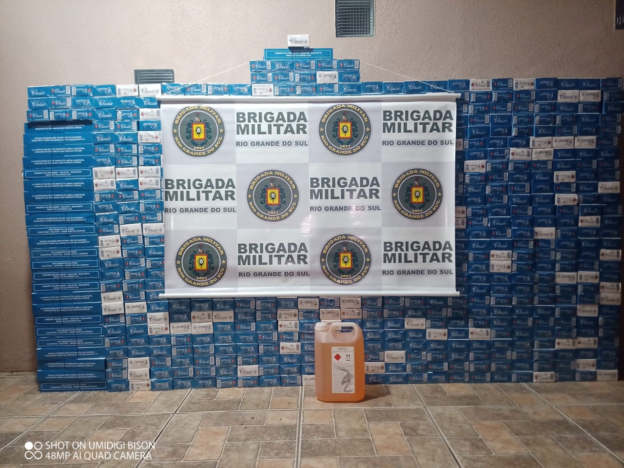 Brigada Militar apreende 743 pacotes de cigarro contrabandeado no interior de Três Coroas