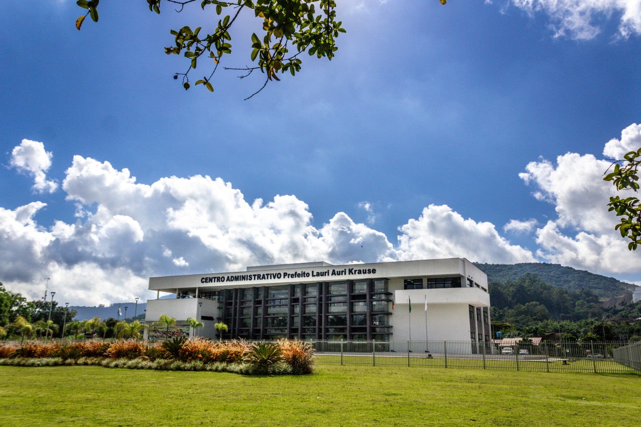 Igrejinha realiza palestra "Como Vender para Órgãos Públicos: Noções Básicas de Licitações"