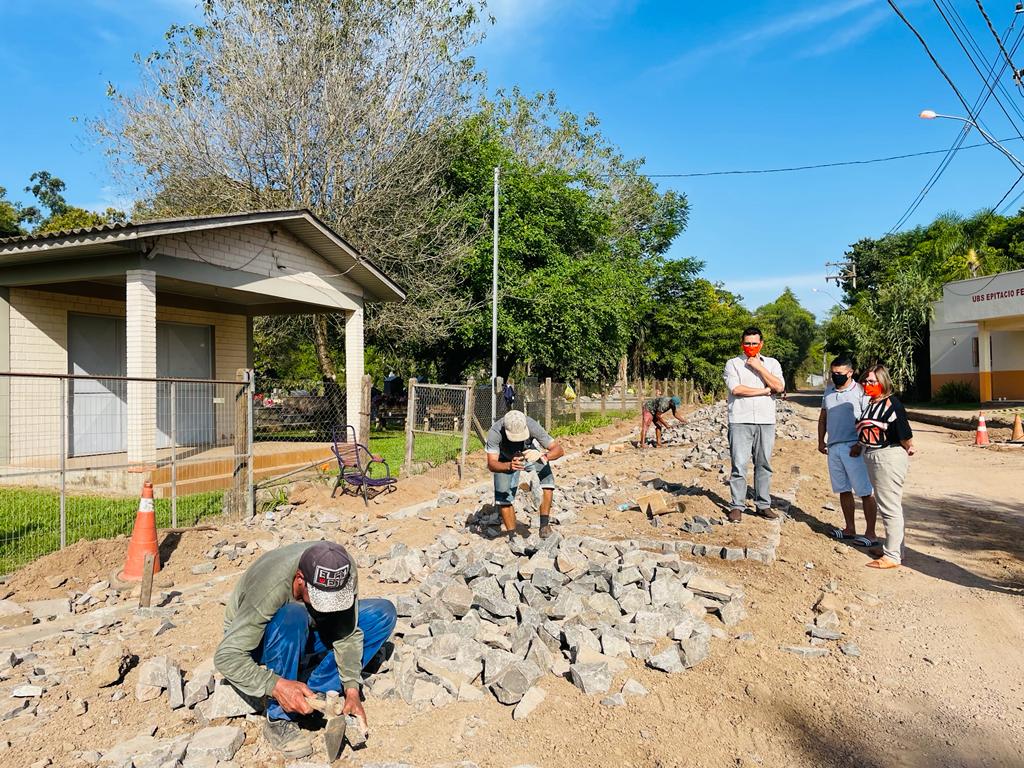 Estrada geral em localidade do interior de Taquara começa a ser pavimentada