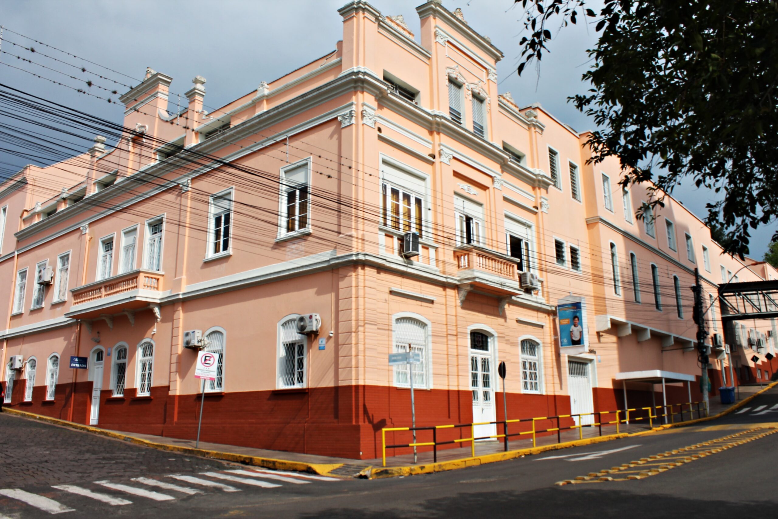 Colégio Santa Teresinha de Taquara completa 95 anos de fundação
