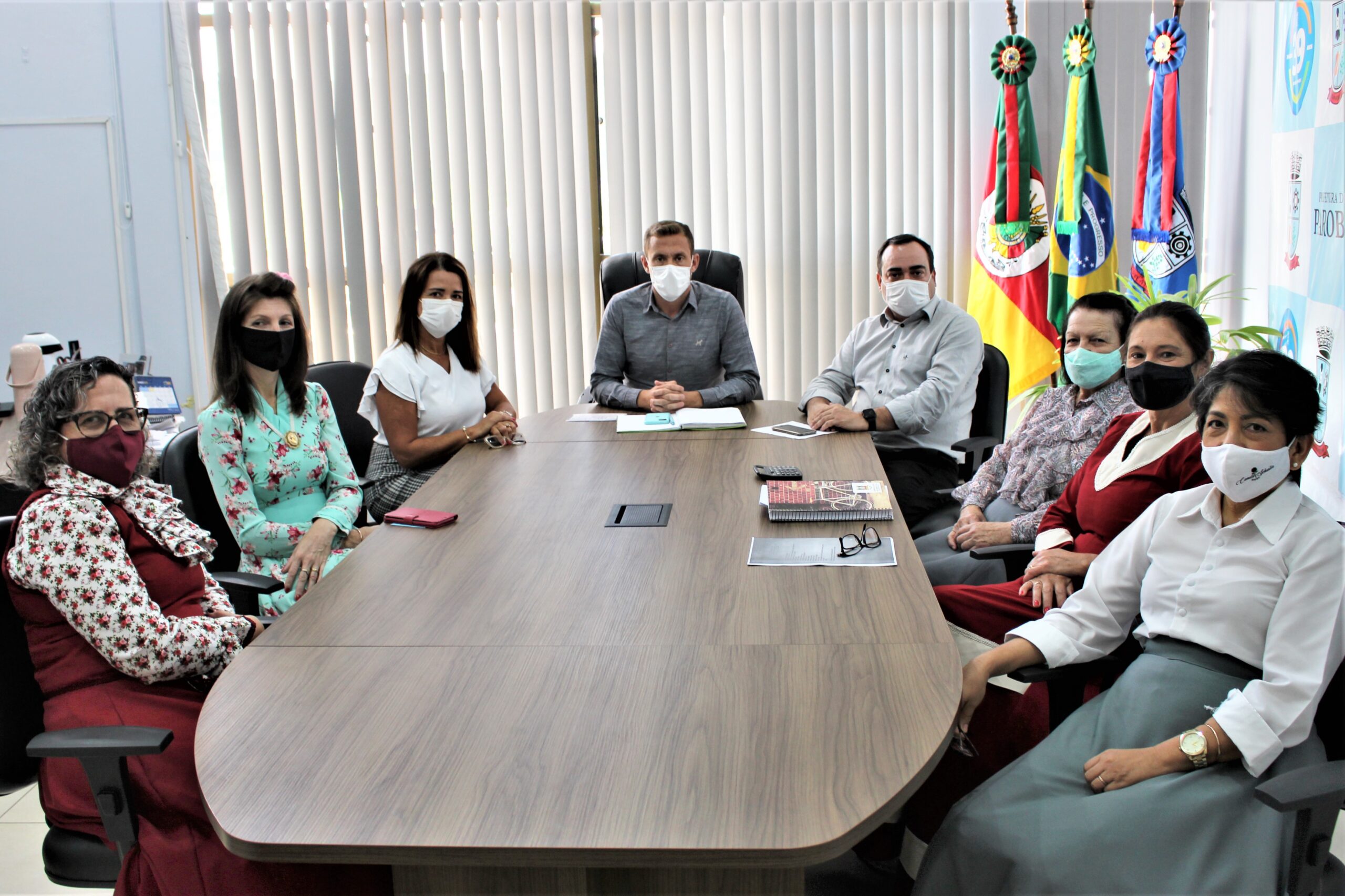 Patronagem do CTG Sangue Nativo visita o prefeito de Parobé