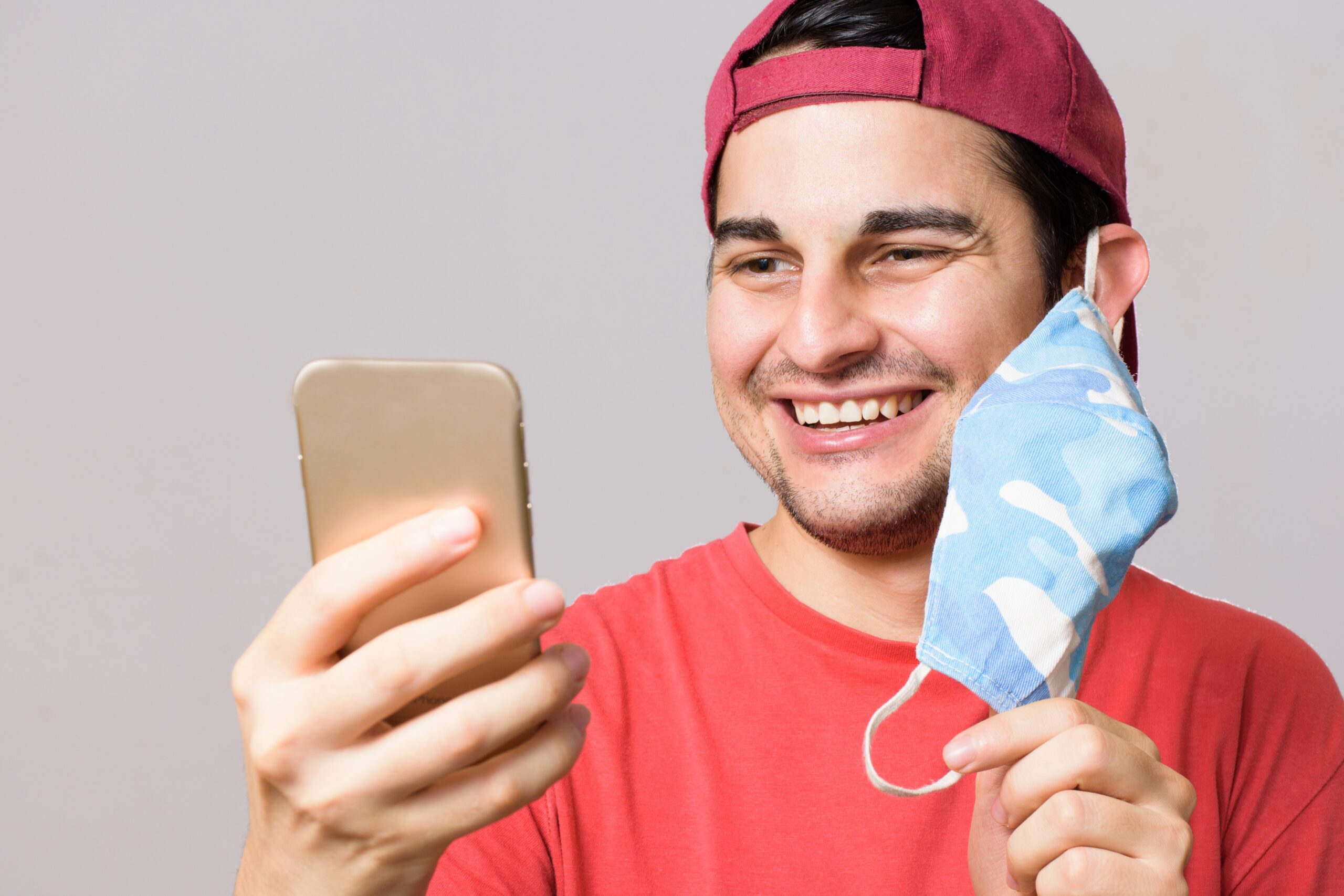 Uso de máscara contra a Covid-19 passa a ser facultativo em ambientes abertos e fechados em Taquara