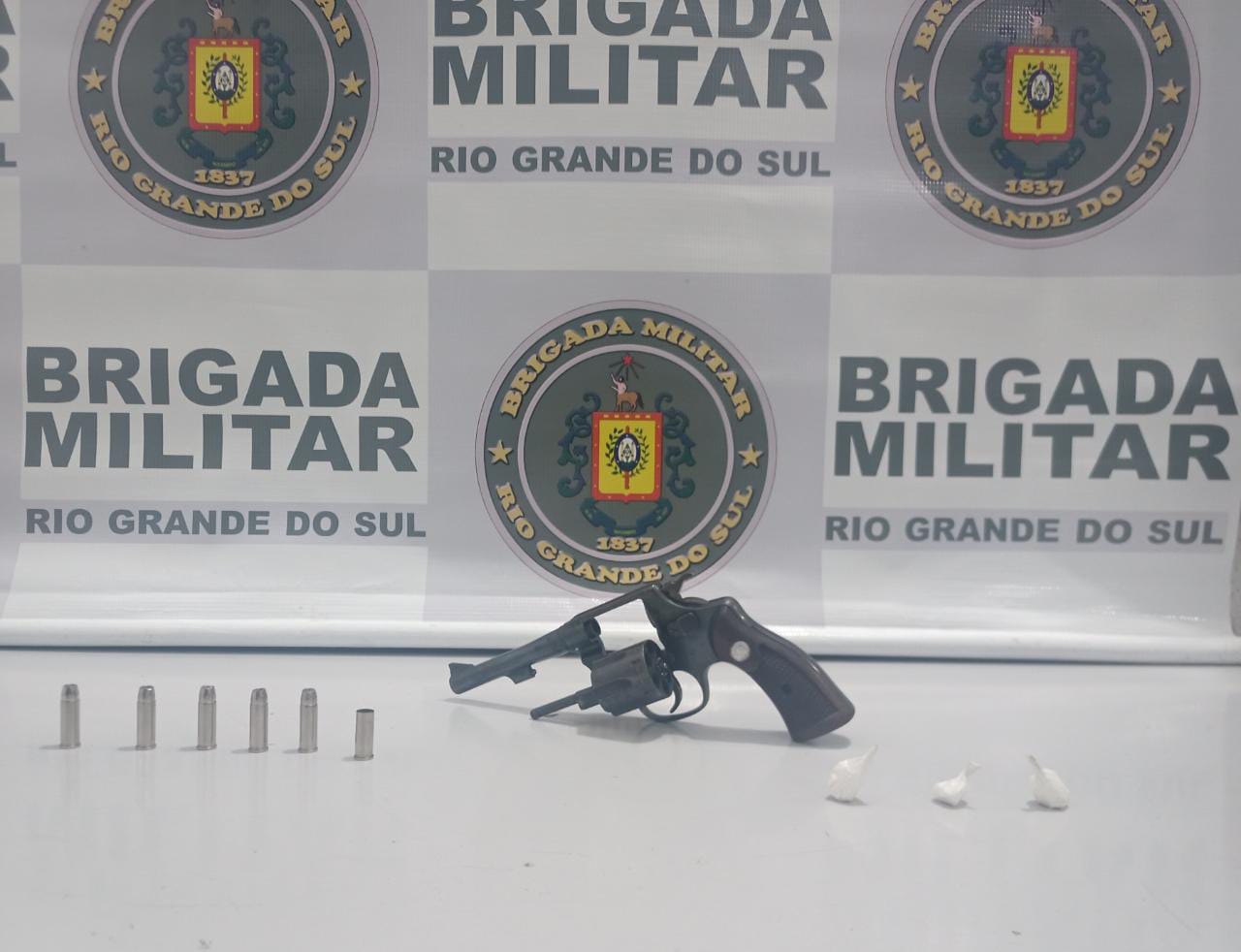 Homem é preso por porte ilegal de arma de fogo em Três Coroas