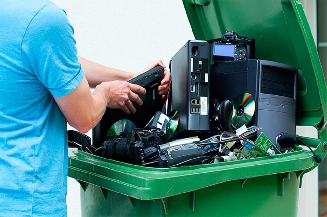 Prefeitura de Parobé realiza coleta de resíduos eletrônicos e óleo de cozinha nesta quinta-feira (11), na Praça 1º de Maio