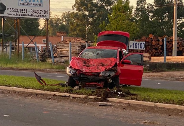 Veículo sofre capotamento na ERS-239 em Parobé