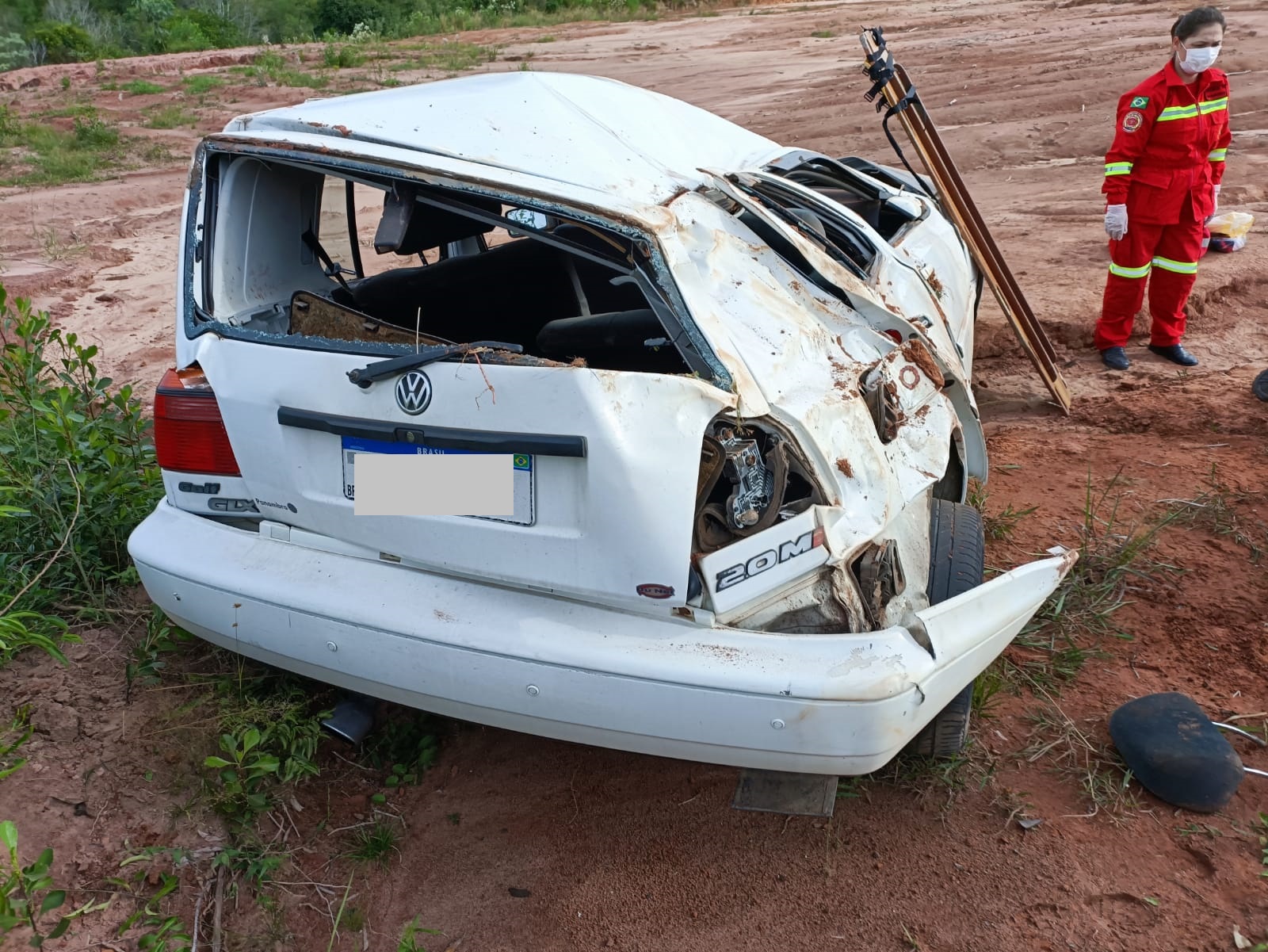 Capotamento de veículo é registrado na ERS-239 em Parobé