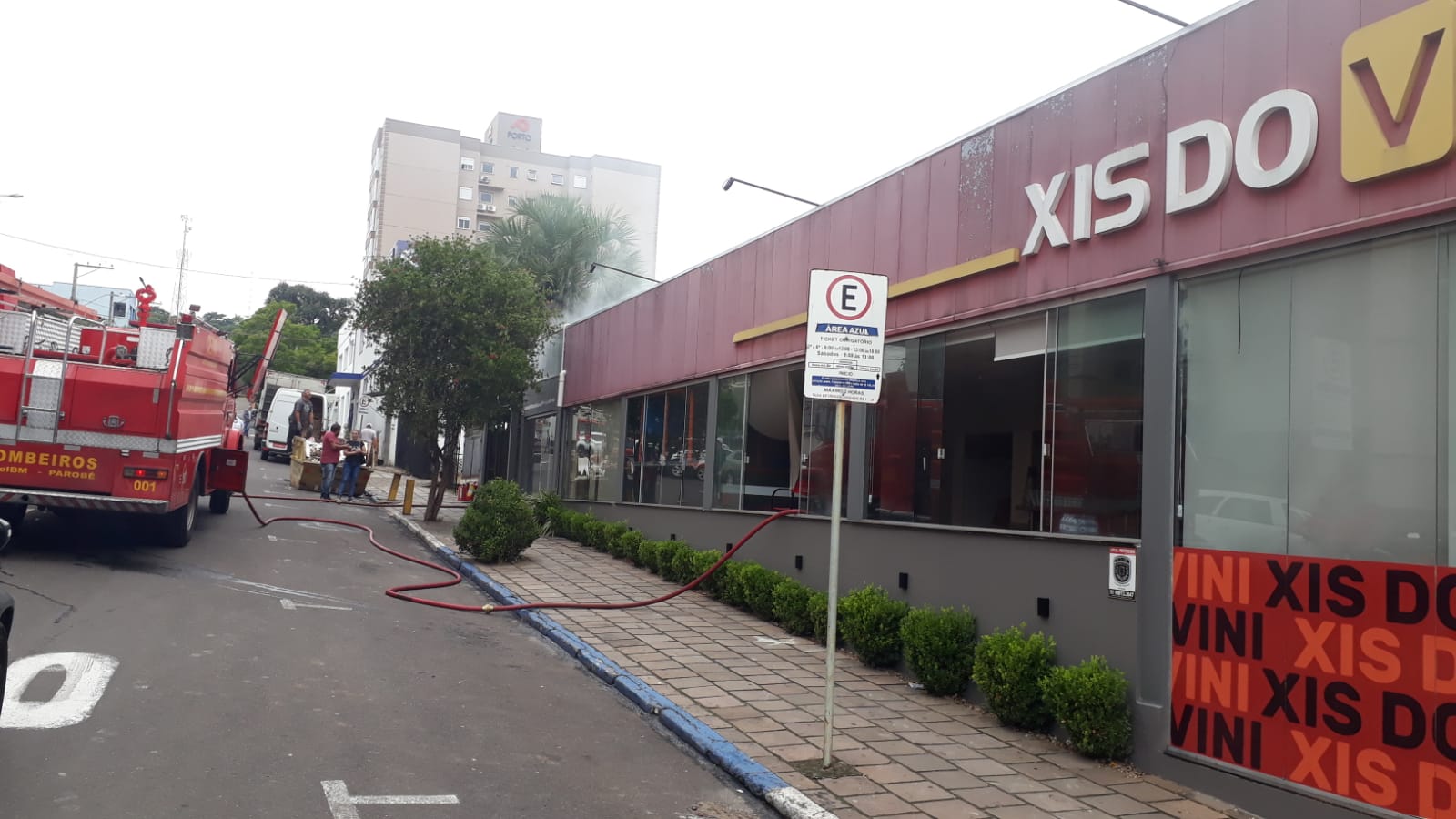 Incêndio atinge filial do Xis do Vini na região central de Parobé