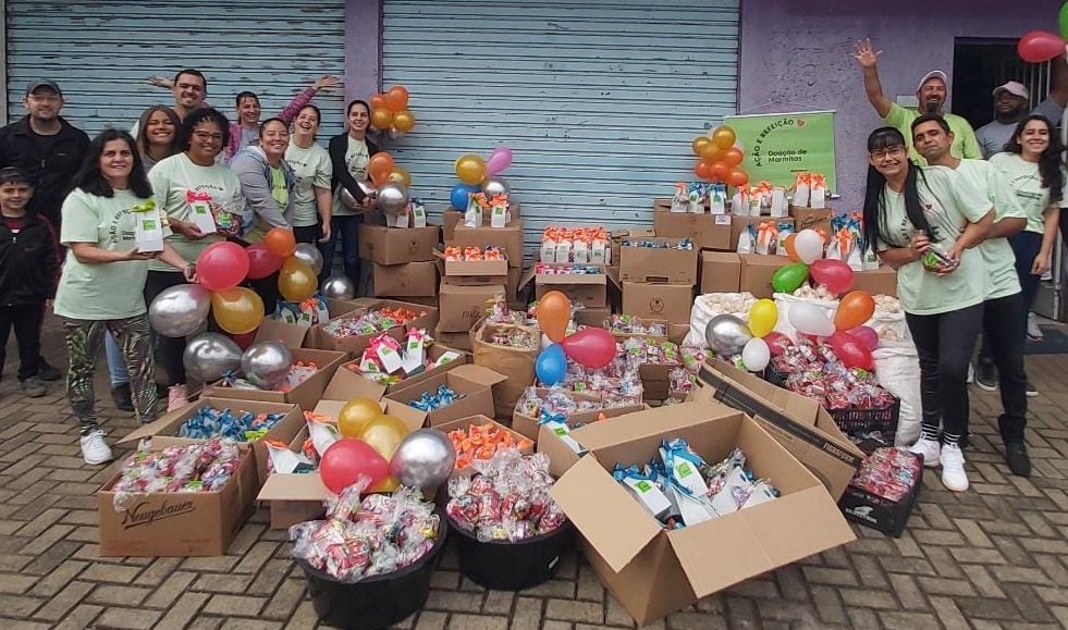 Voluntários do projeto Ação Refeição distribuem cerca de 1500 cestas de Páscoa a crianças carentes de Taquara
