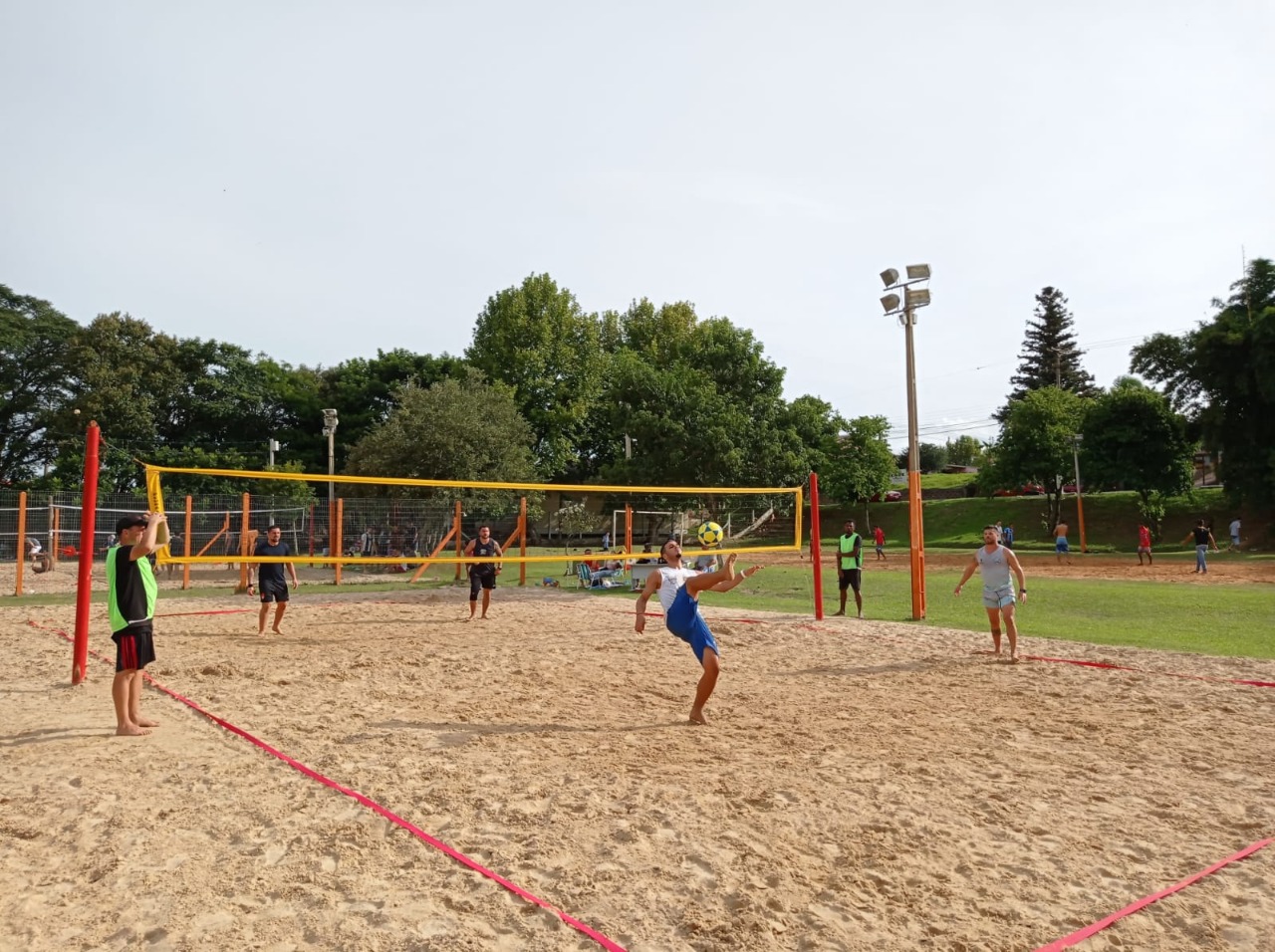 Taquara realiza primeira edição da Copa de Futevôlei no Parque do Trabalhador