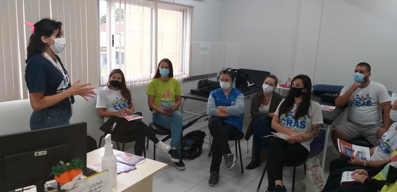 Visitadores do PIM de Rolante participam de capacitação sobre ações de prevenção contra a dengue