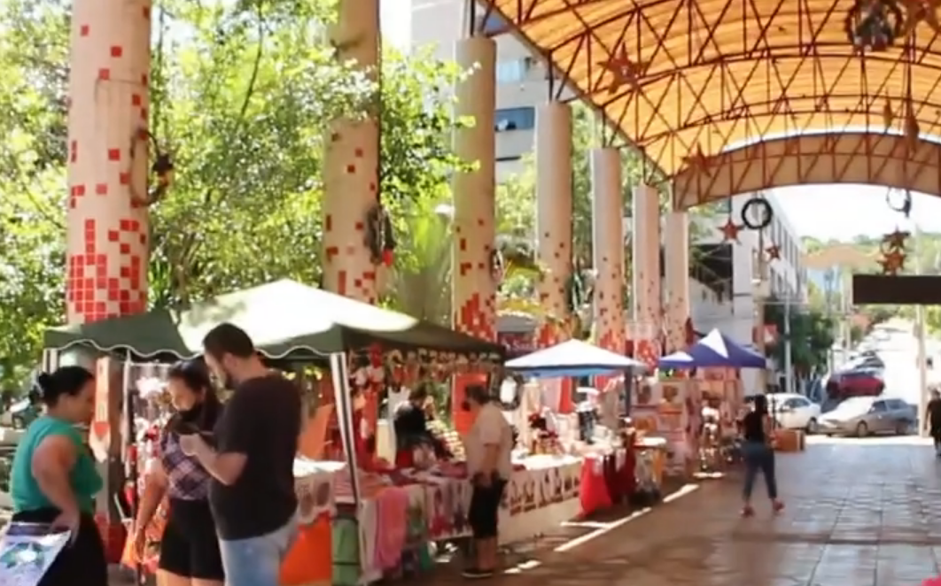 Artesãos de Parobé fazem feira especial para o Dia das Crianças