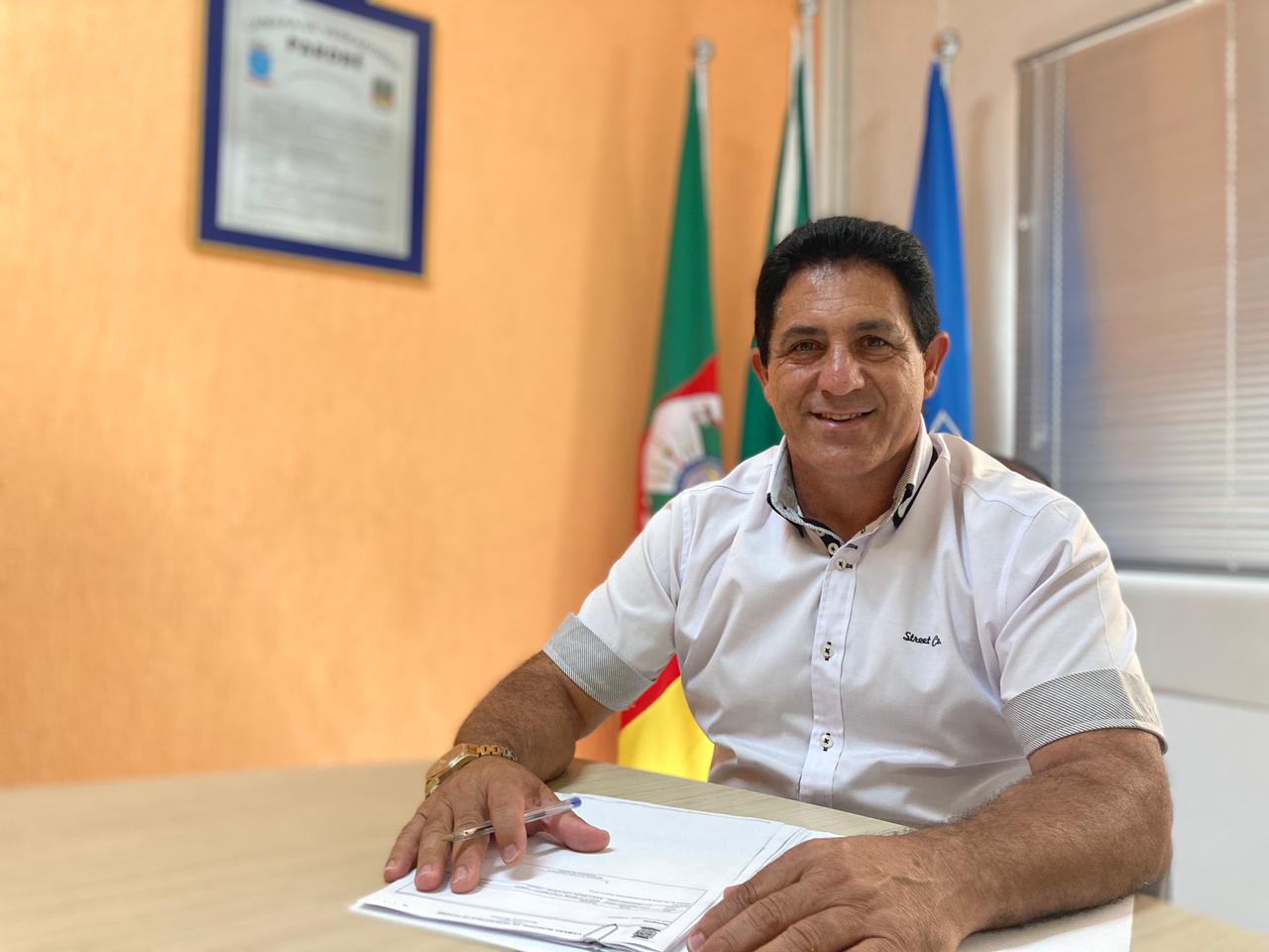 Nilson Machado assume presidência da Câmara de Vereadores de Parobé