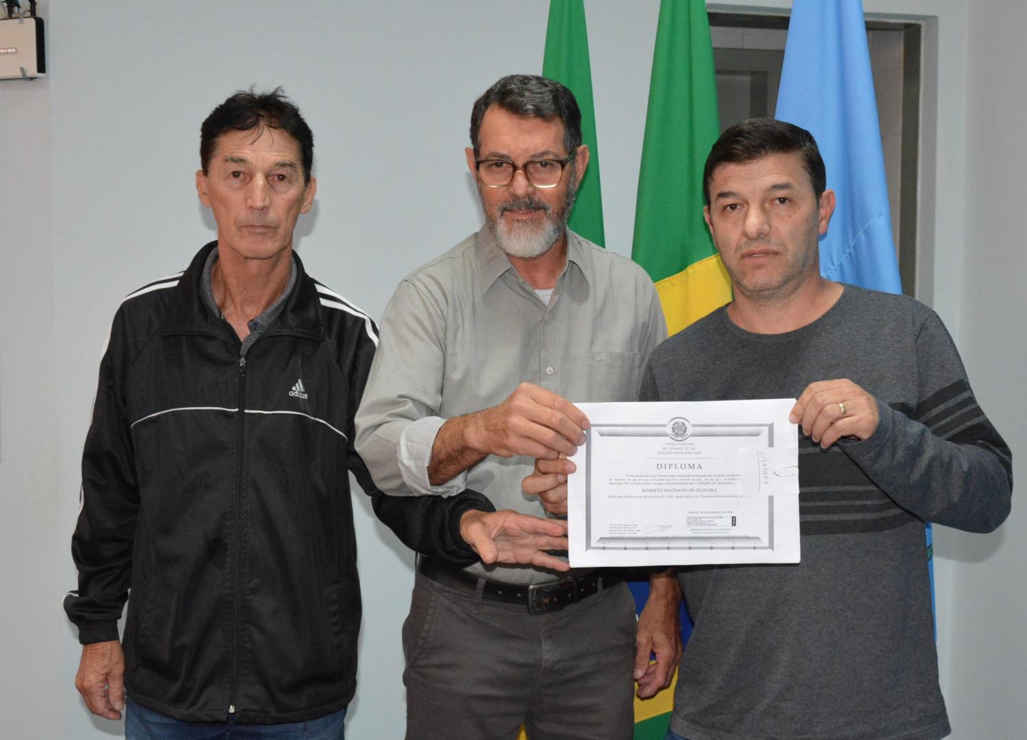 Beto Shampoo toma posse como vereador em Taquara