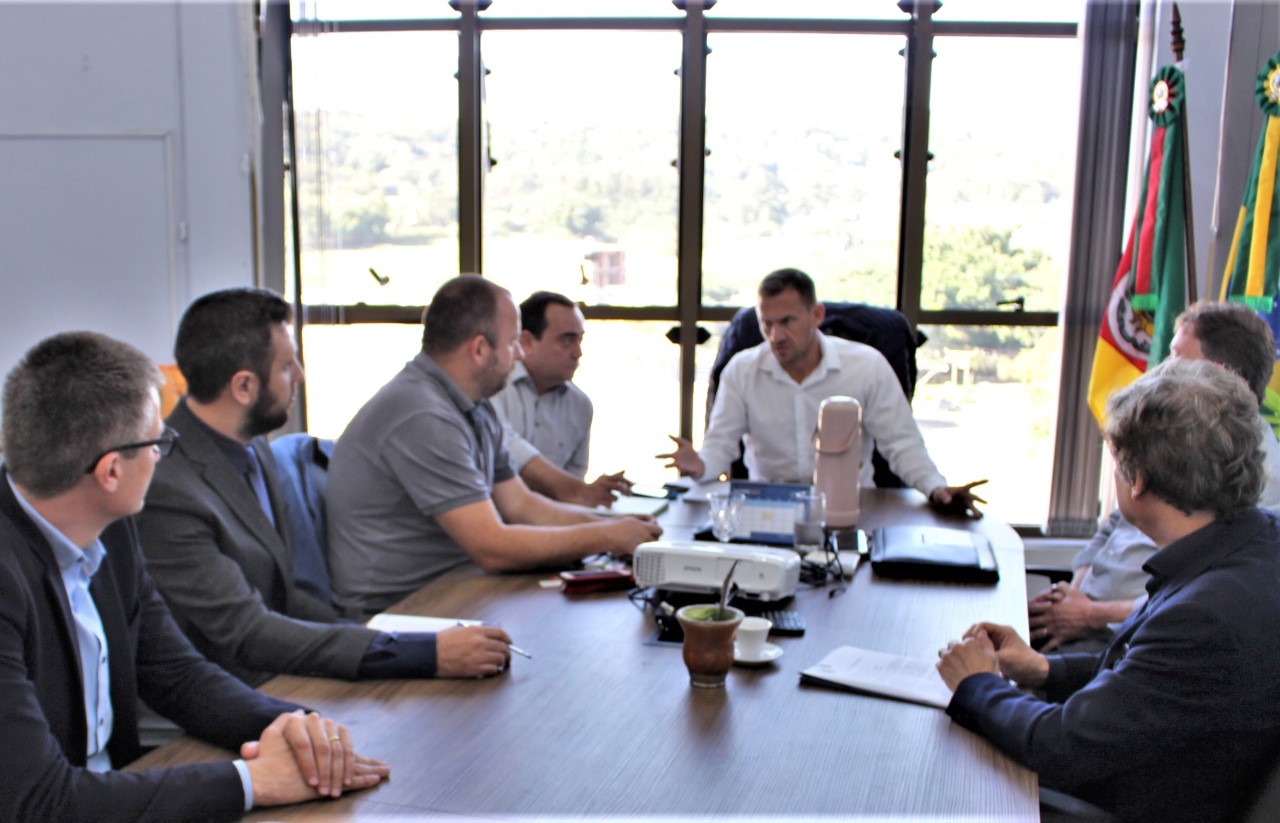 Prefeitos debatem saneamento em Parobé