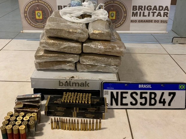 Polícia apreende 33 kg de crack e 300 munições de vários calibres no interior de Taquara