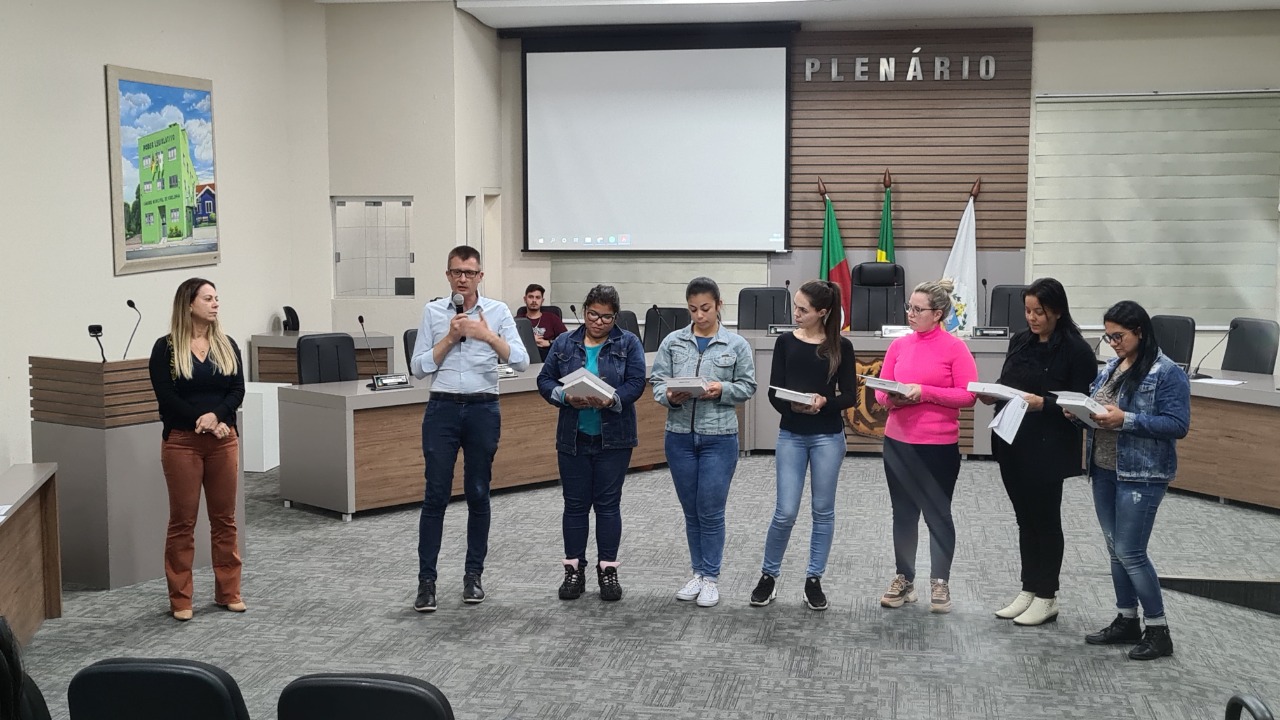 Escolas da rede municipal de Igrejinha são contempladas com 150 tablets para uso dos educadores multimeios